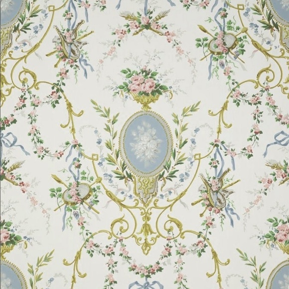 Meet your Posher! - Picture 5 of 10